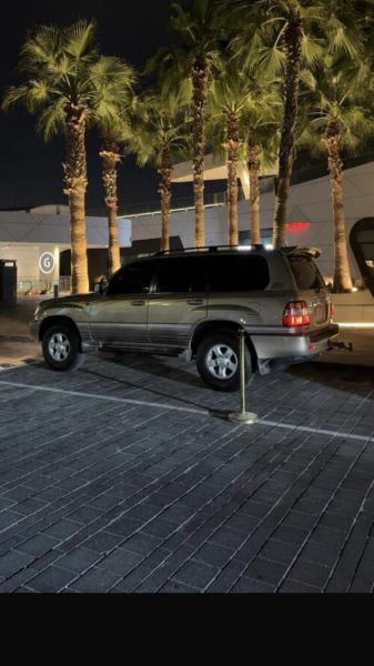 للبيع توياتا لاندكروزر استيشن Vxr V8 موديل 2005 فل اوبشن قير اوتوماتيك 