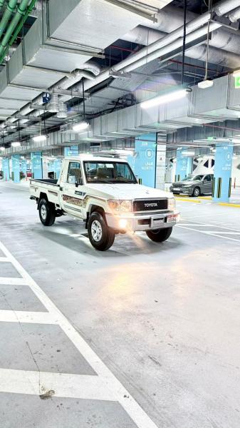 للبيع توياتا كلوزر شاص موديل  2022 قير عادي وارد الفطيم 