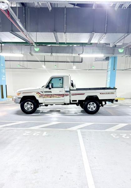 للبيع توياتا كلوزر شاص موديل  2022 قير عادي وارد الفطيم 