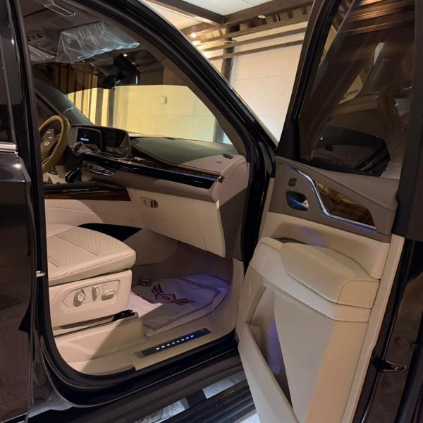 للبيع كاديلاك سكاليد بريميوم لاكجري بلاتينيوم موديل 2024 مواصفات خليجيه فول ابشن