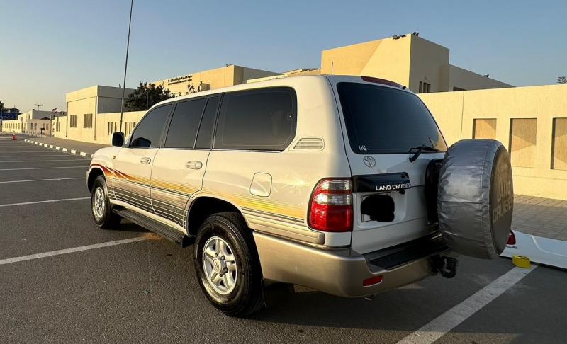 للبيع تويوتا لاندكروزر موديل 2003  قير اوتوماتيك 