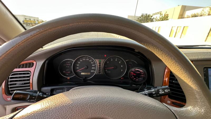 للبيع تويوتا لاندكروزر موديل 2003  قير اوتوماتيك 