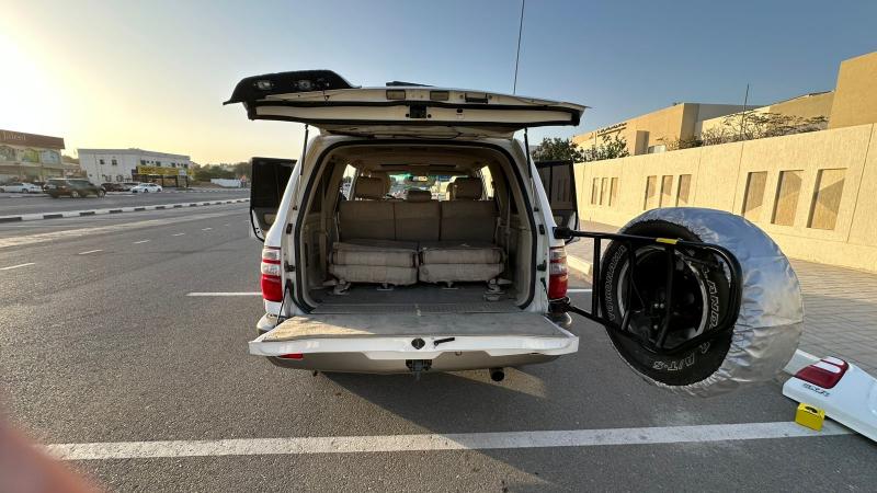 للبيع تويوتا لاندكروزر موديل 2003  قير اوتوماتيك 