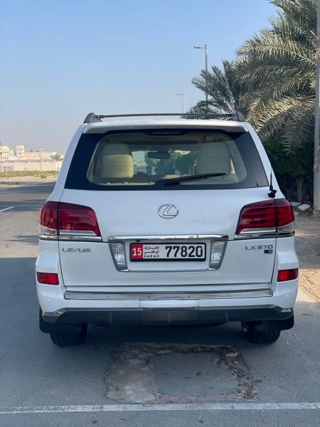 للبيع لكزس LX570 موديل 2013 فل اوبشن خليجي 