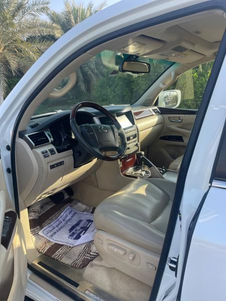 للبيع لكزس LX570 موديل 2013 فل اوبشن خليجي 