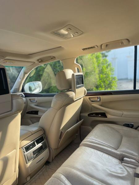 للبيع لكزس LX570 موديل 2013 فل اوبشن خليجي 