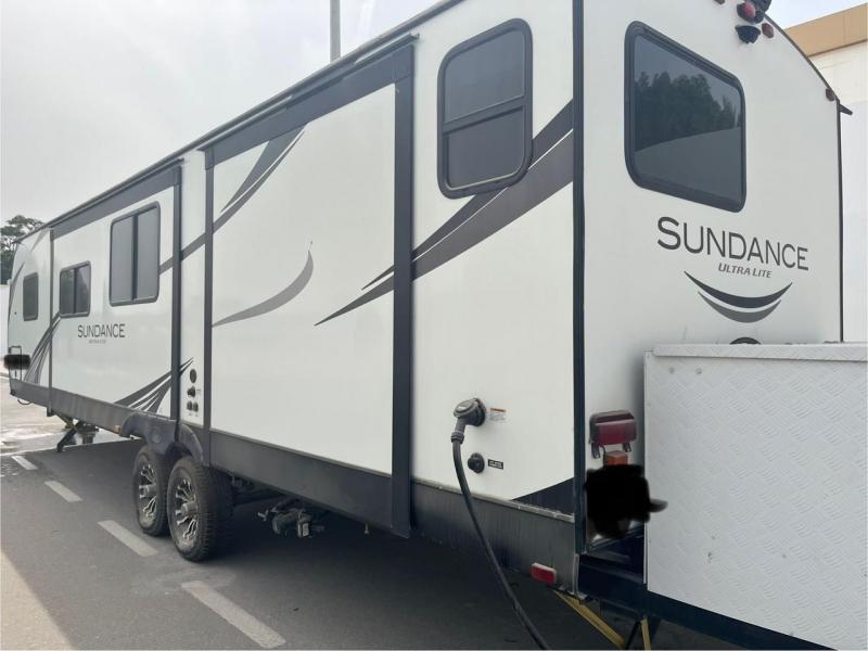 للببع كرفان امريكي سن دينكس موديل 2018 فيبر