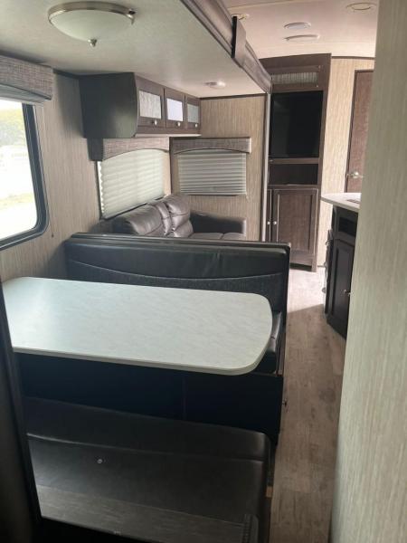 للببع كرفان امريكي سن دينكس موديل 2018 فيبر