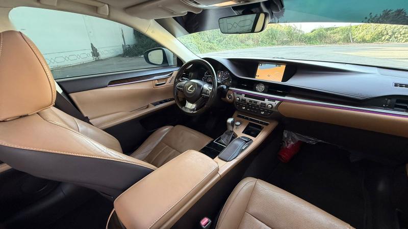 للبيع لكزس ES 350 موديل 2018 خليجي  ثاني مالك