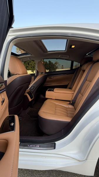 للبيع لكزس ES 350 موديل 2018 خليجي  ثاني مالك