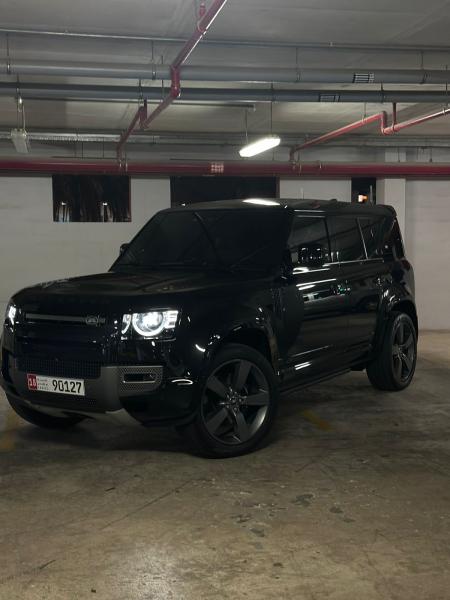 للبيع لاند روفر ديفندر موديل ‎ V8 موديل 2024 فل اوبشن خليجي تحت الضمان