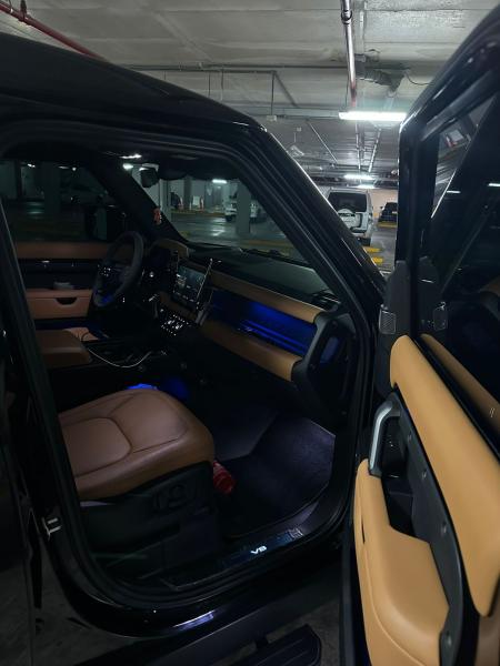 للبيع لاند روفر ديفندر موديل ‎ V8 موديل 2024 فل اوبشن خليجي تحت الضمان