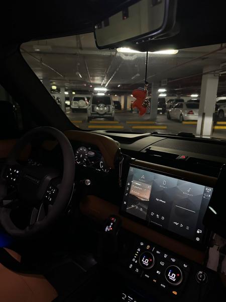 للبيع لاند روفر ديفندر موديل ‎ V8 موديل 2024 فل اوبشن خليجي تحت الضمان