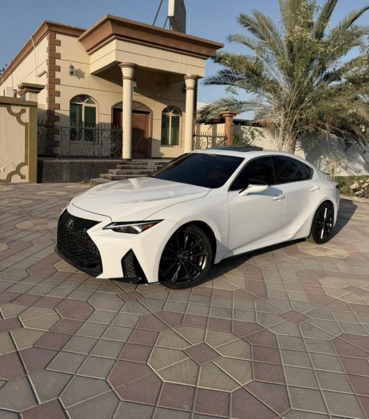 للبيع لكزس is 350 موديل 2024 فل اوبشن وارد امريكا
