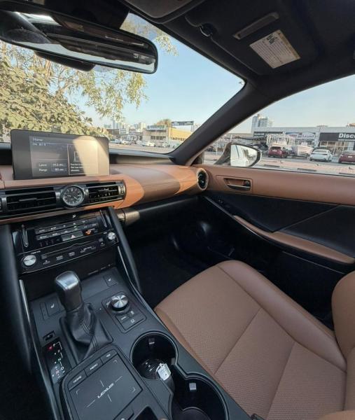 للبيع لكزس is 350 موديل 2024 فل اوبشن وارد امريكا