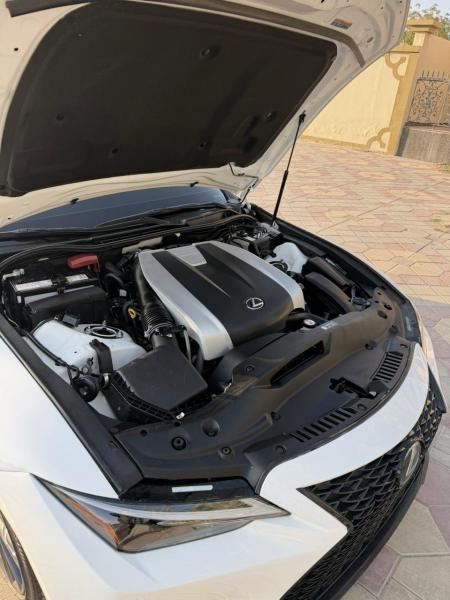 للبيع لكزس is 350 موديل 2024 فل اوبشن وارد امريكا