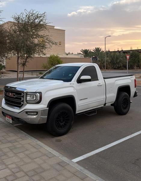 للبيع جي ام سي سييرا موديل 2016 خليجي فل اوبشن رنقات لينزو فينوم اصلية مع تواير شواهين