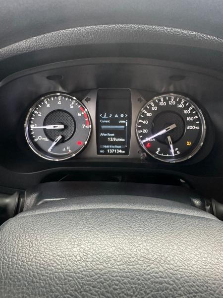 للبيع توياتا هايلوكس موديل 2022 قبر عادي 