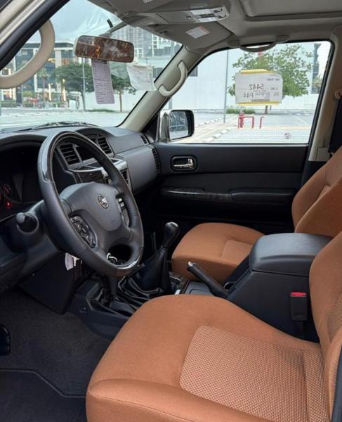 للبيع نيسان كبسوله سوبر سفاري موديل 2023 قير عادي وارد المسعود تحت الضمان 