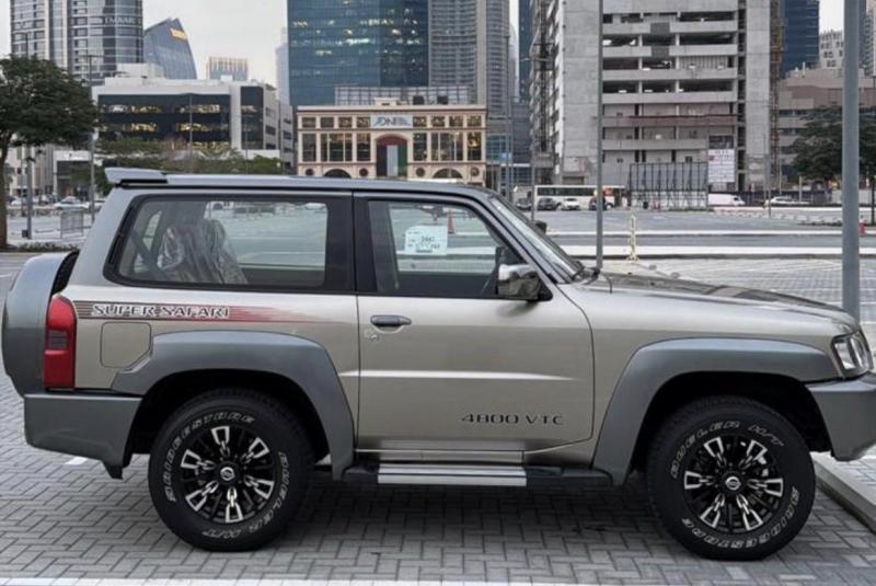 للبيع نيسان كبسوله سوبر سفاري موديل 2023 قير عادي وارد المسعود تحت الضمان 