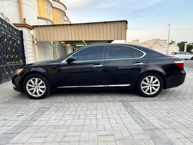 للبيع لكزس Ls 460  شورت موديل 2009 وارد امريكا بدون حوادث