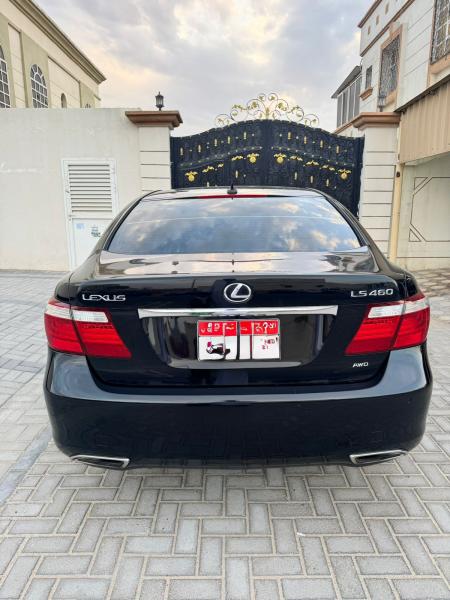 للبيع لكزس Ls 460  شورت موديل 2009 وارد امريكا بدون حوادث