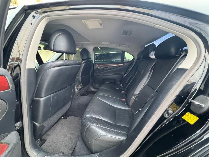 للبيع لكزس Ls 460  شورت موديل 2009 وارد امريكا بدون حوادث