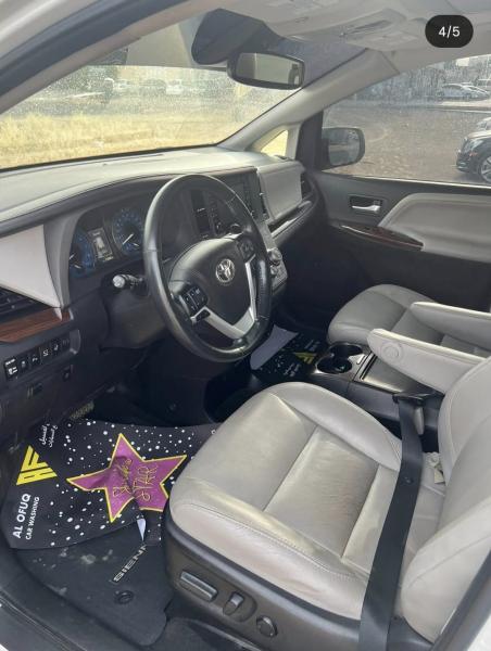 للبيع تويوتا سيينا موديل 2018 فل أوبشن وارد امريكا