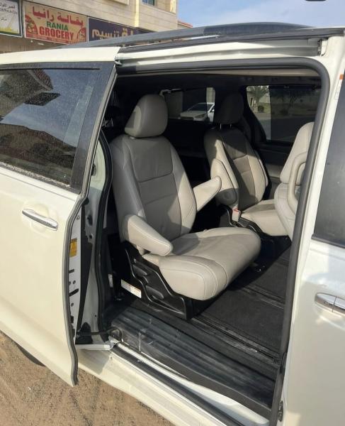للبيع تويوتا سيينا موديل 2018 فل أوبشن وارد امريكا
