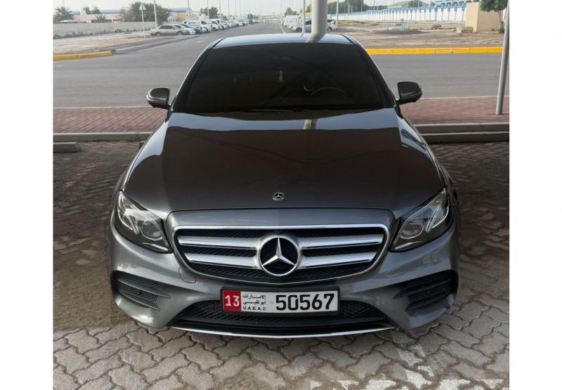 للبيع مرسيدس بنز E300 موديل 2020 خليجي 