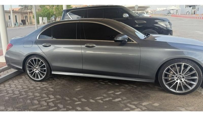 للبيع مرسيدس بنز E300 موديل 2020 خليجي 