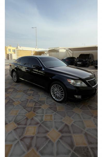 للبيع لكزس LS 460 موديل 2011 وارد اليابان 