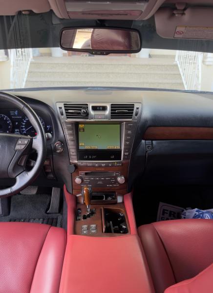 للبيع لكزس LS 460 موديل 2011 وارد اليابان 