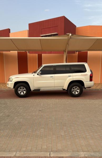 للبيع نيسان فتك موديل 2017 فل اوبشن قير عادي 