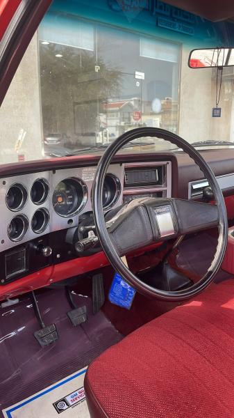 للبيع جمس بهبهاني موديل 1985 مكينه 454 قير عادي خليجي 