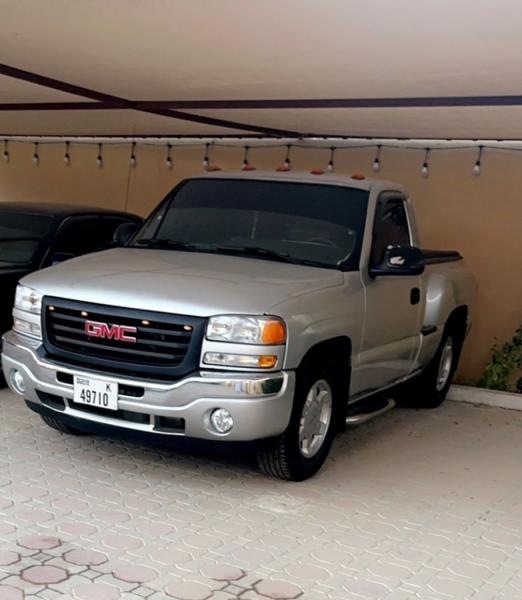 للبيع سلفرادو محول جمس موديل 2004 الموتر نضيف 