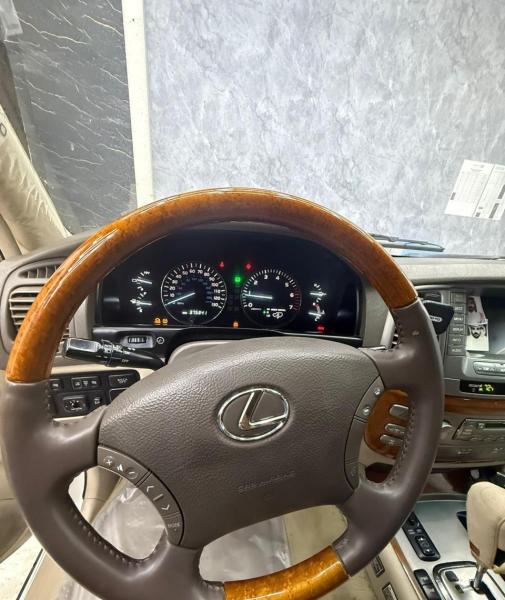 للبيع لكزس استيشن lx470 موديل 2006 وارد امريكي 