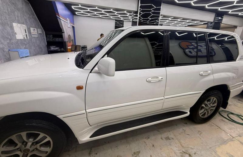 للبيع لكزس استيشن lx470 موديل 2006 وارد امريكي 
