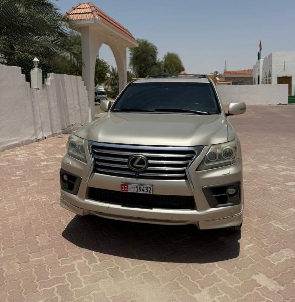 للبيع لكزس استيشن LX570 موديل 2014 فل اوبشن خليجي وكاله 