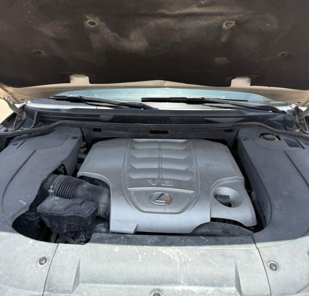 للبيع لكزس استيشن LX570 موديل 2014 فل اوبشن خليجي وكاله 