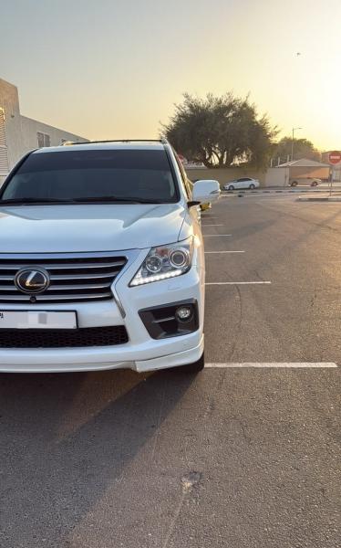 للبيع لكزس LX570 سبورت موديل 2015 فل اوبشن خليجي 
