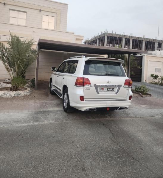 للبيع تويوتا لاندكروزر VX.R V8 موديل 2015