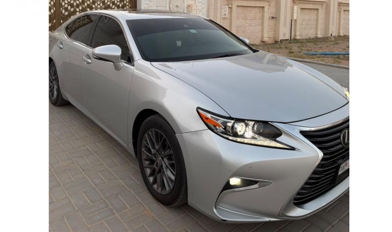 للبيع لكزس ES350 موديل 2018 فل اوبشن خليجي