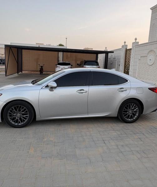للبيع لكزس ES350 موديل 2018 فل اوبشن خليجي
