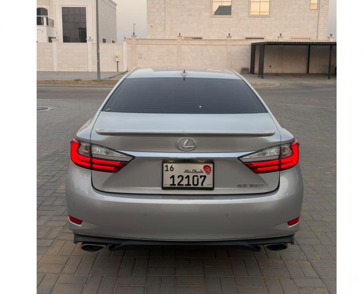 للبيع لكزس ES350 موديل 2018 فل اوبشن خليجي