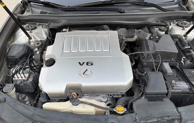 للبيع لكزس ES350 موديل 2018 فل اوبشن خليجي
