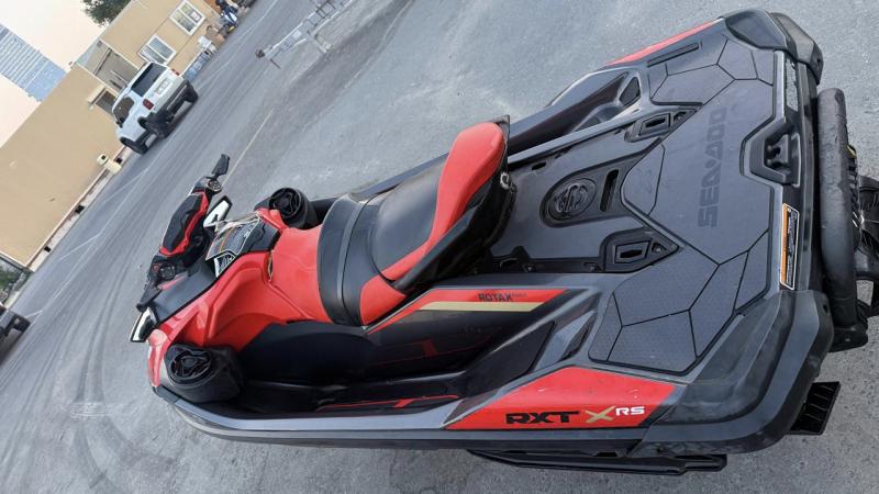 للبيع جيت سكي Seadoo rxt 300 موديل 2019 عليها قزوز ريفا فقط ومسرفسه وجاهزه