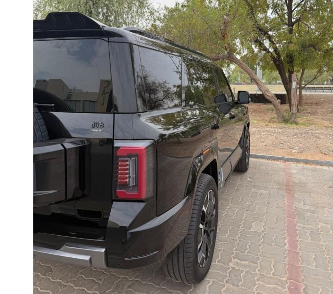 للبيع ليبارد 8 بلاك شيب موديل 2025 تحت الضمان لمدة 5 سنوات من EVS 
