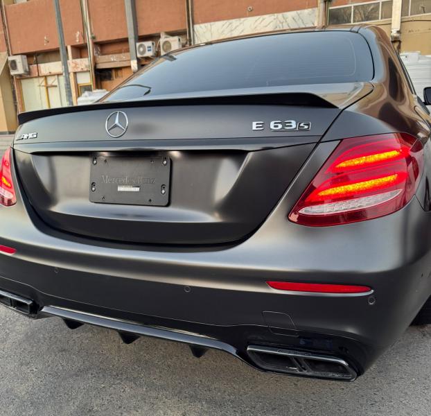 للبيع مرسيدس بنز E63S AMG موديل 2019 فل اوبشن وارد امريكا 