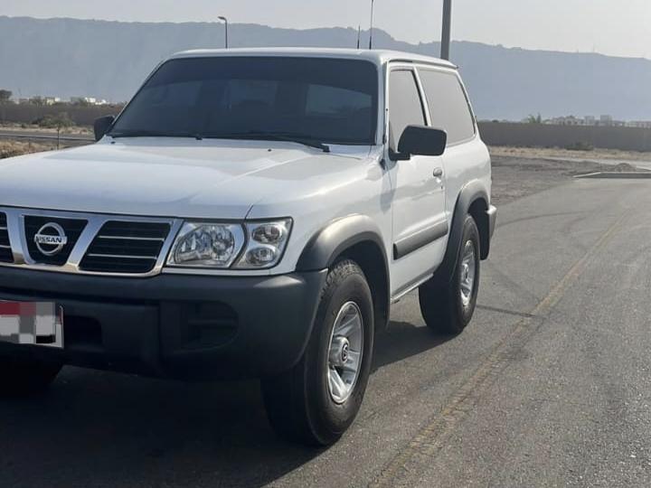 للبيع نيسان كبسوله GL 4500 موديل 1999 قير عادي 